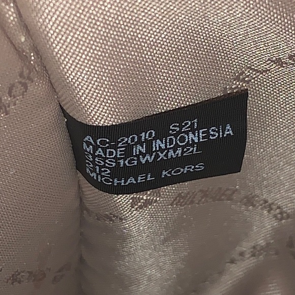 🌺 MICHAEL KORS 🌺 HOPE BROWN MEDIUM MESSENGER - Picture 4 of 8